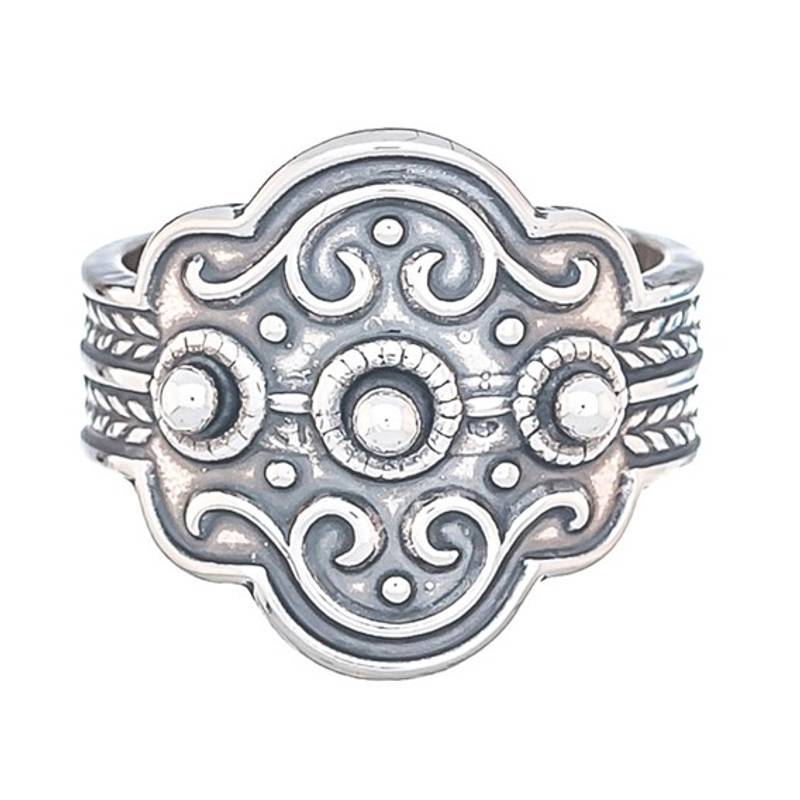 Ring med tjørn, oksidert