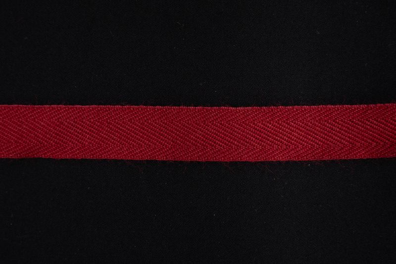 Kvare/kypert diagonalbånd 26 mm rød 583