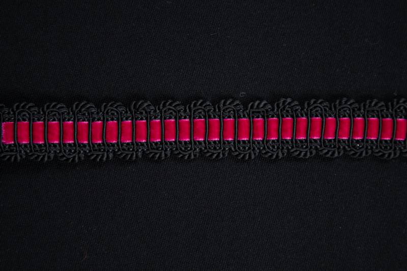 Agraman med fløyelsbånd 25 mm sort/rosa